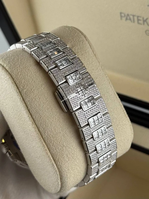 Patek Philippe NAUTILUS 5811/1460G-001 8