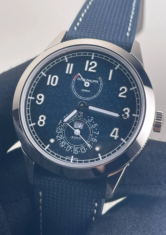 Patek Philippe 8-DAY POWER RESERVE. INSTANTANEOUS DAY AND DATE. 5328G-001 2