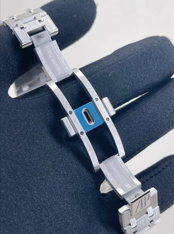 Audemars Piguet Royal Oak Selfwinding 37 mm 15550ST.OO.1356ST.07 6