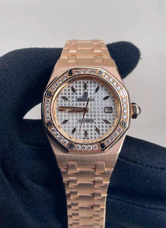 Audemars Piguet Royal Oak Quartz Gold 67621OR.ZZ.D010CA.01 5