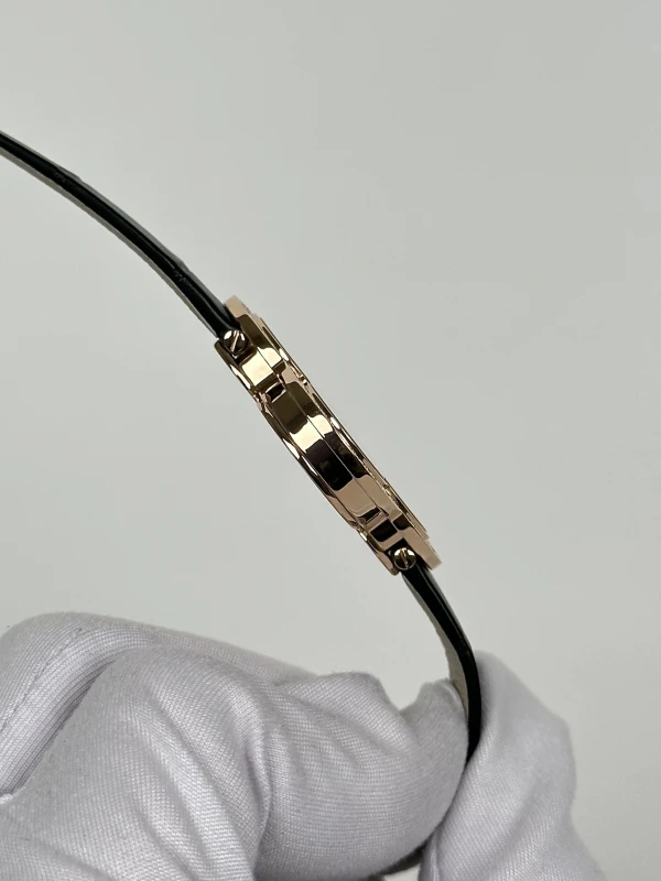 Van Cleef &amp; Arpels VCARO30100 6