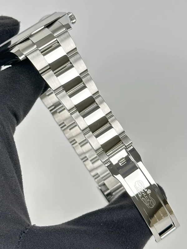 Rolex 41 mm, steel 126300-0001 6