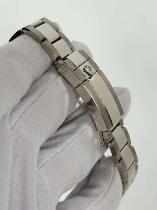 Rolex Cosmograph Daytona 40mm White Gold 116509-0044 3