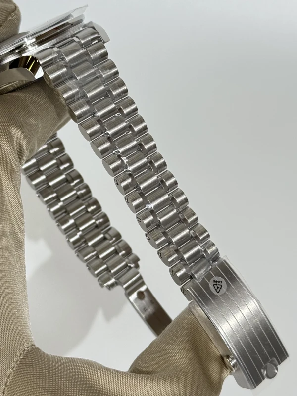 Omega Moonwatch Professional Co‑Axial Master Chronometer Chronograph 42 mm 310.30.42.50.01.002 3