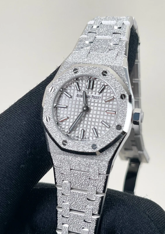 Audemars Piguet ROYAL OAK MINI FROSTED GOLD 67630BC.GG.1312BC.01-C 2
