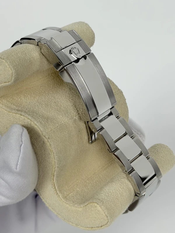 Rolex 126710GRNR-0004 4