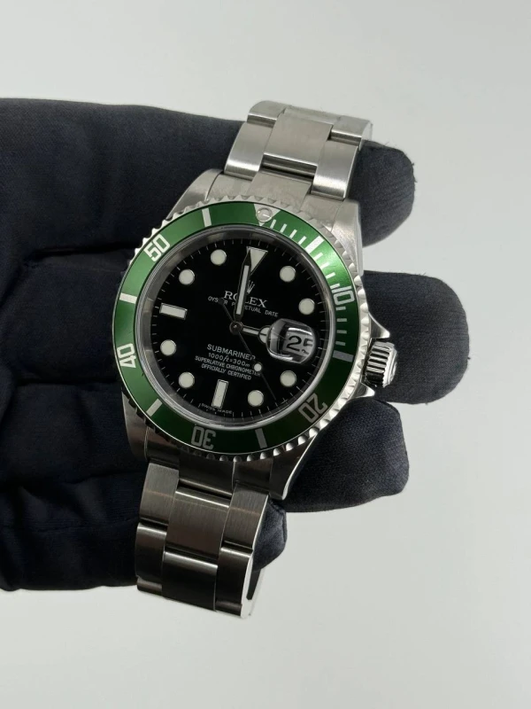 Rolex 16610LV 4