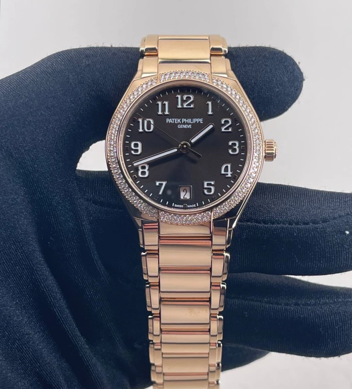 Patek Philippe 7300/1200R-001 4