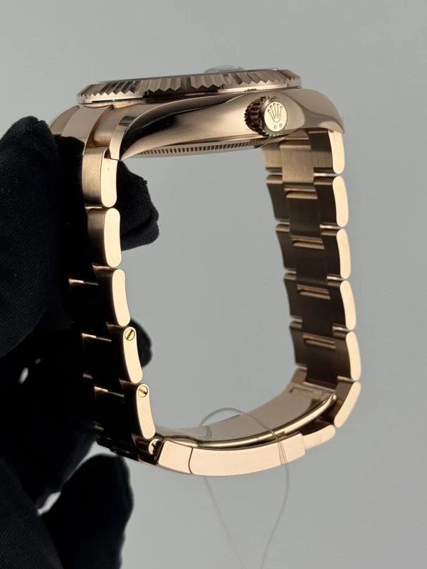 Rolex 42mm Everose Gold 336935-0001 4