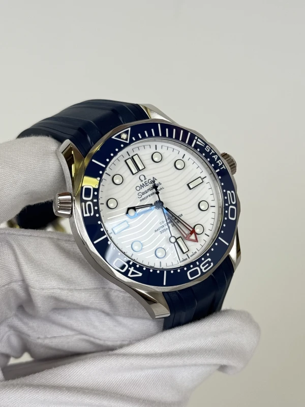 Omega DIVER 300M 210.32.42.20.04.002 3