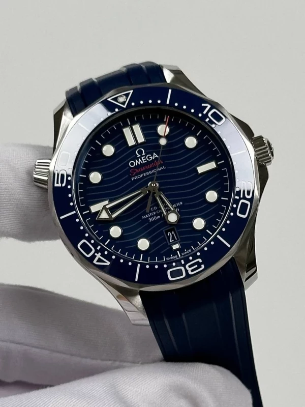 Omega Diver 300M Omega Co‑Axial Master Chronometer 42 mm 210.32.42.20.03.001 3