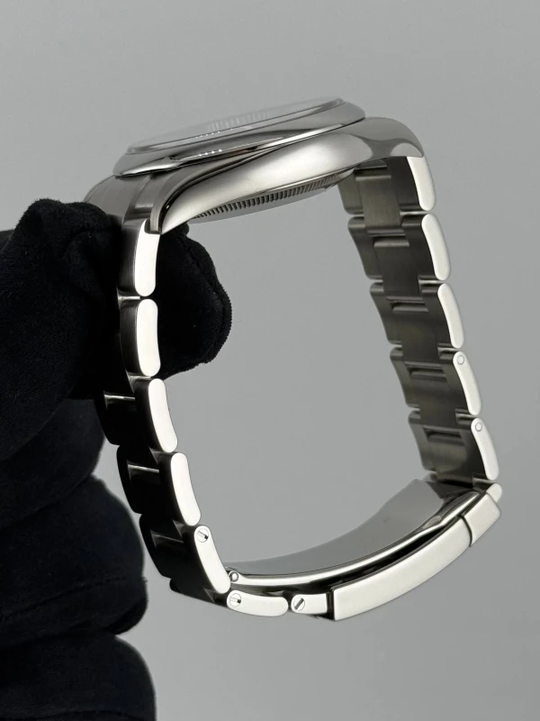 Rolex Perpetual 36 126000-0005 7