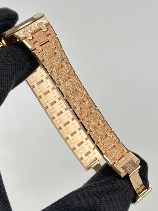 Audemars Piguet MINI FROSTED GOLD 67630OR.GG.1312OR.01 4
