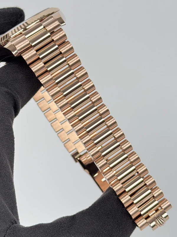 Rolex 40 mm Everose Gold 228235-0025 5