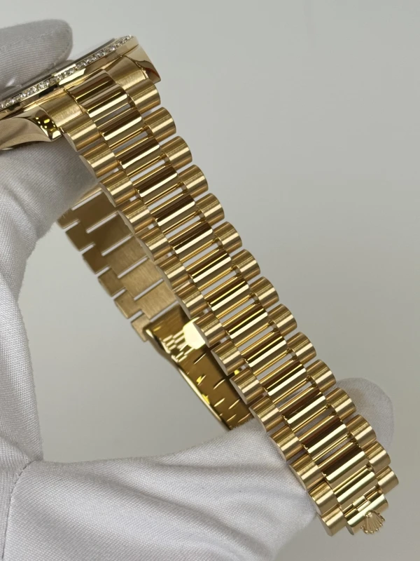 Rolex II 41mm Yellow Gold 218348 chdp 5