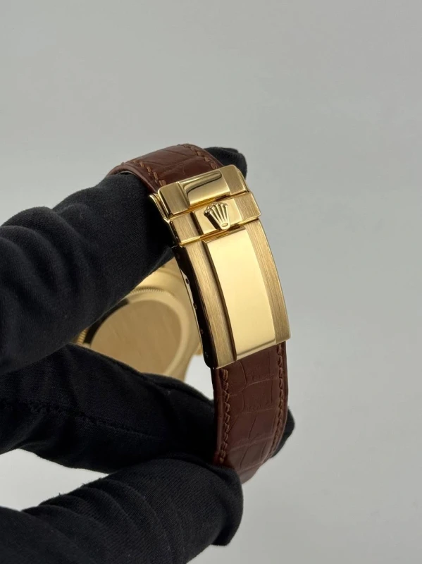 Rolex Cosmograph 40mm Yellow Gold 116518-0073 6