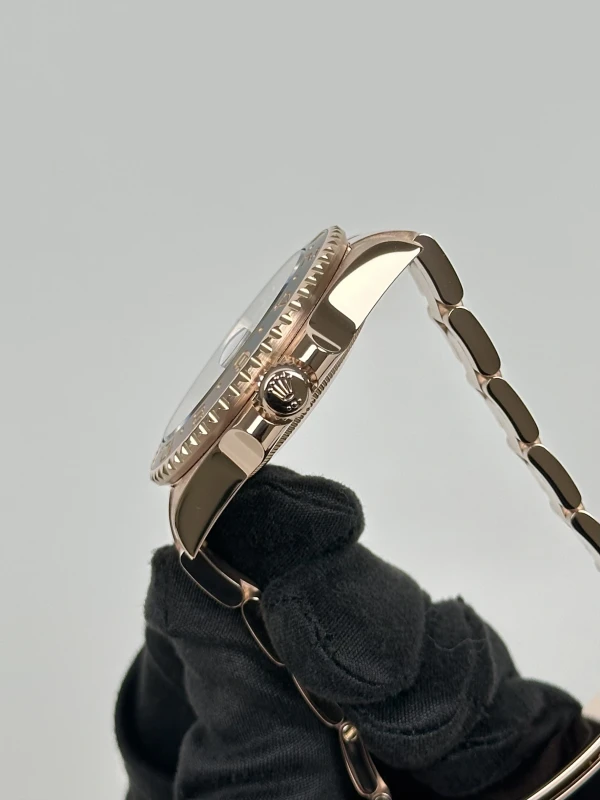 Rolex 40 mm, Everose gold 126715CHNR-0001 4