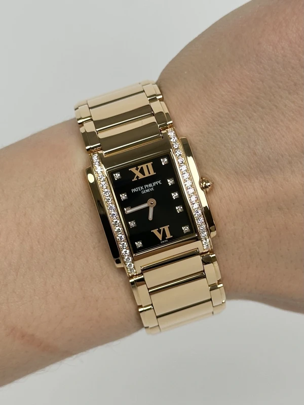 Patek Philippe 4910/11R-001 4910/11R-001 8