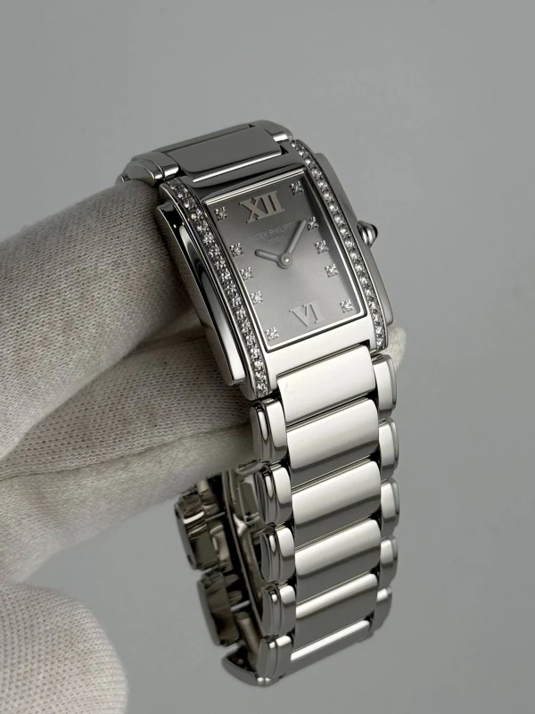 Patek Philippe 4910/10A-010 3