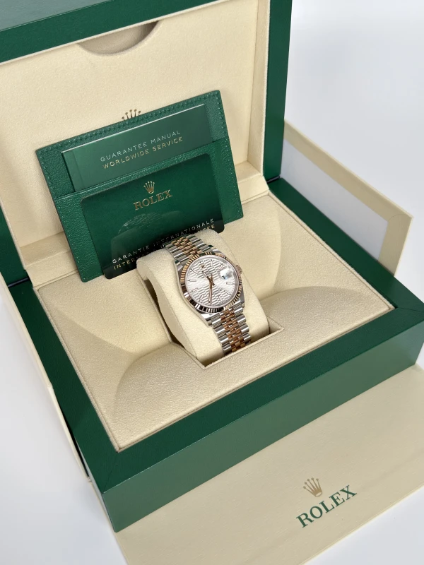 Rolex 36 mm, Oystersteel and Everose gold 126231-0033 5