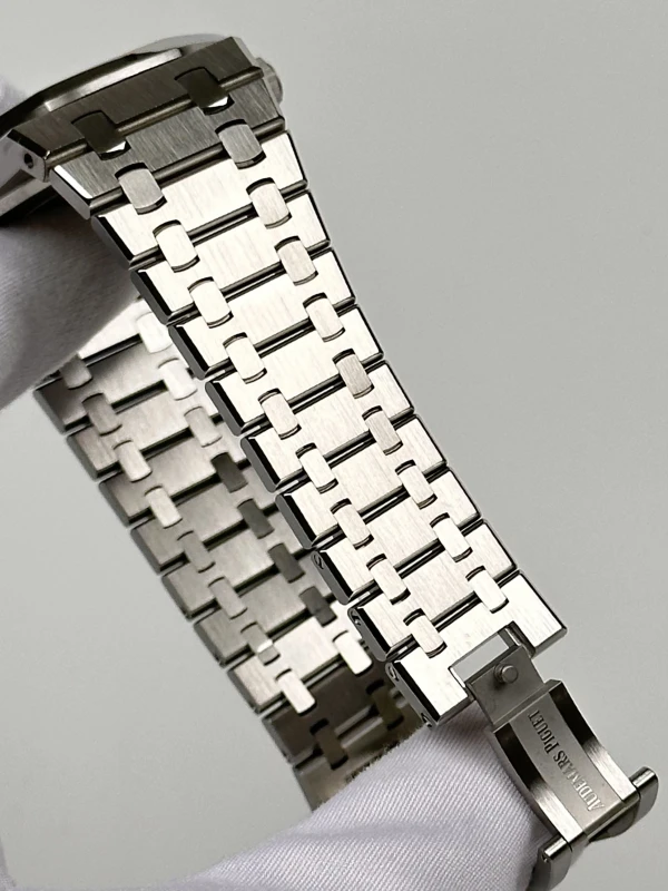 Audemars Piguet Selfwinding 41 mm 15400ST.OO.1220ST.01 7