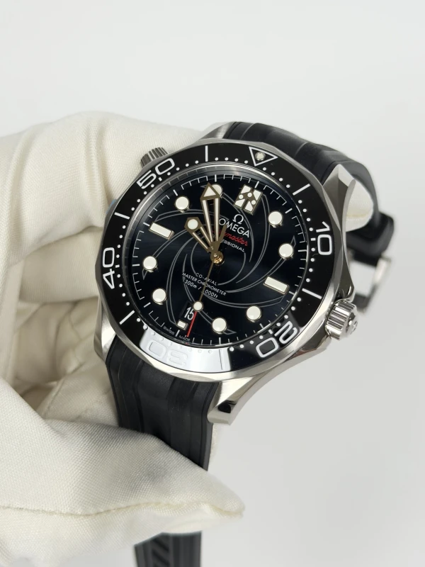 Omega Seamaster Diver 300M On Her Majesty’s Secret Service 50th Anniversary 210.22.42.20.01.004 210.22.42.20.01.004 3