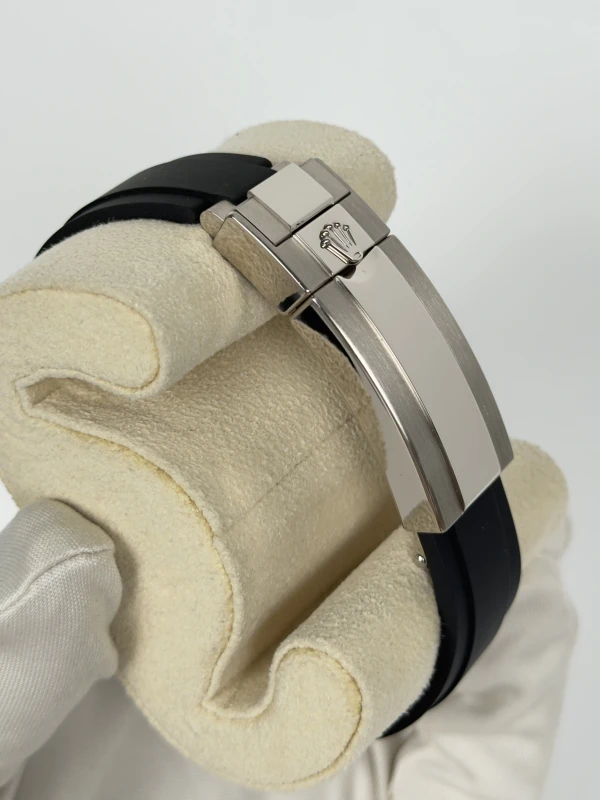 Rolex Cosmograph 40mm White Gold 126519LN-0004 4
