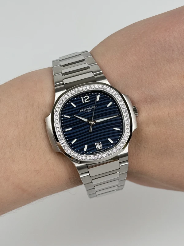 Patek Philippe Lady 7118 7118/1200A-001 8