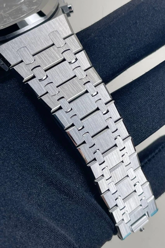 Audemars Piguet Selfwinding Chronograph 41 mm 26240ST.OO.1320ST.05 7