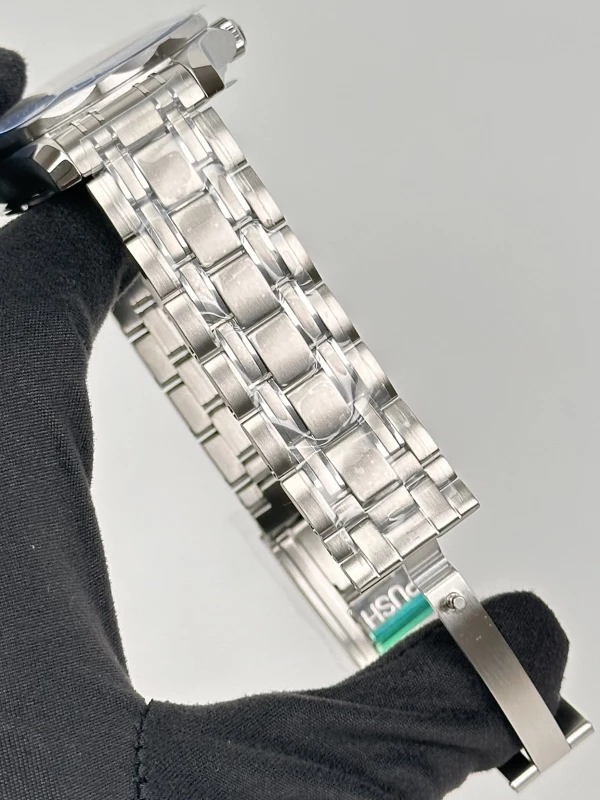 Omega DIVER 300M 210.30.42.20.03.003 6