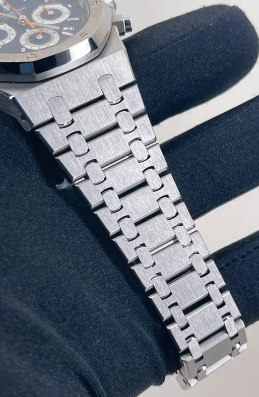 Audemars Piguet Chronograph 26300ST.OO.1110ST.07 7