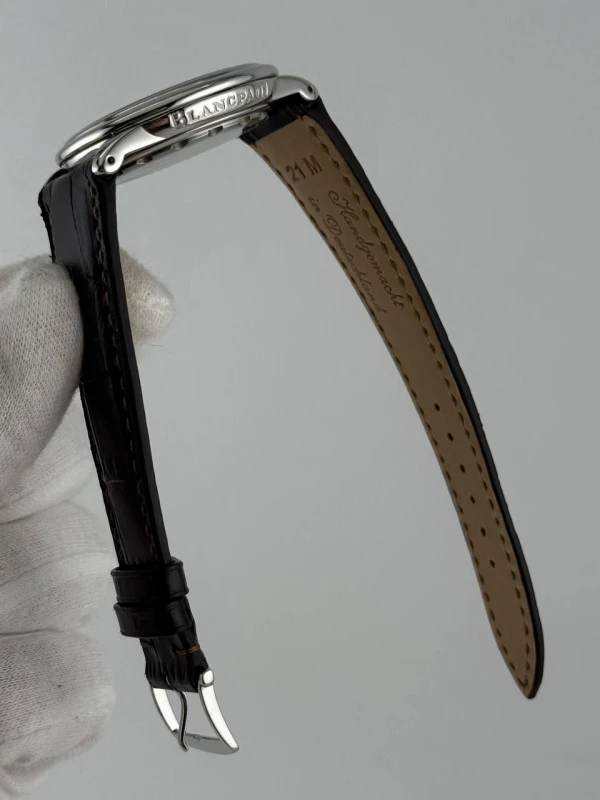 Blancpain Ultra-Slim 38mm 2100-1127-53 7