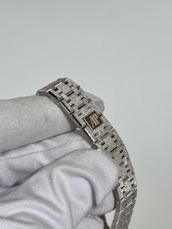 Audemars Piguet MINI FROSTED GOLD 67630BC.GG.1312BC.01-B 5