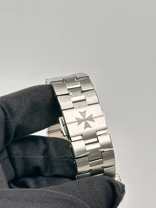 Vacheron Constantin Chronograph 42.5 mm 5500V/110A-B147 8