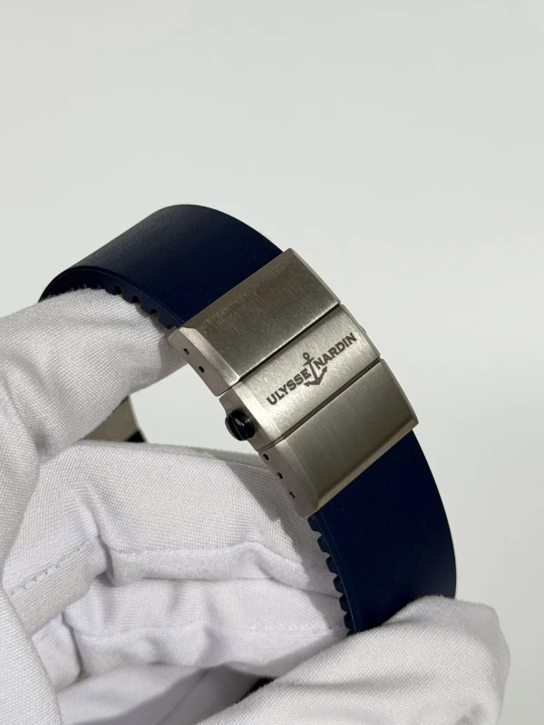 Ulysse Nardin BLUE WAVE, LIMITED & NUMBERED EDITION OF 1896 pcs 263-68le-3 6