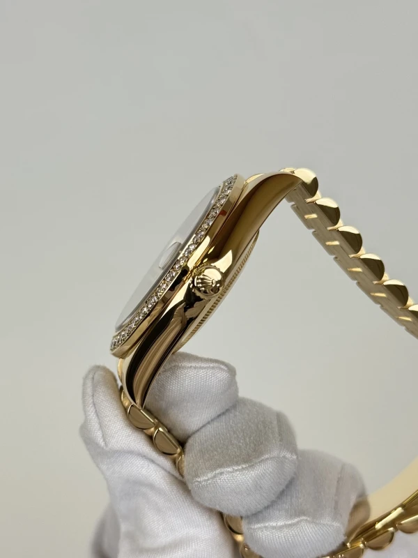 Rolex II 41mm Yellow Gold 218348 chdp 4