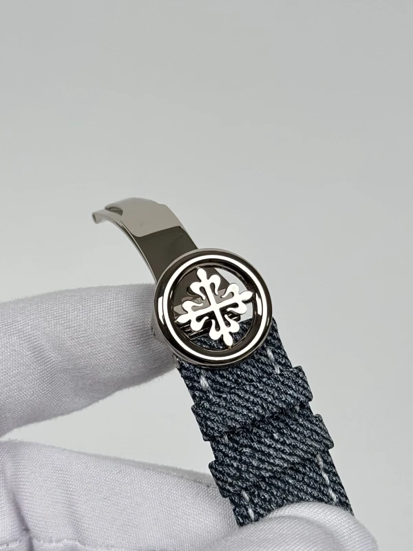 Patek Philippe World Time 5330G 9