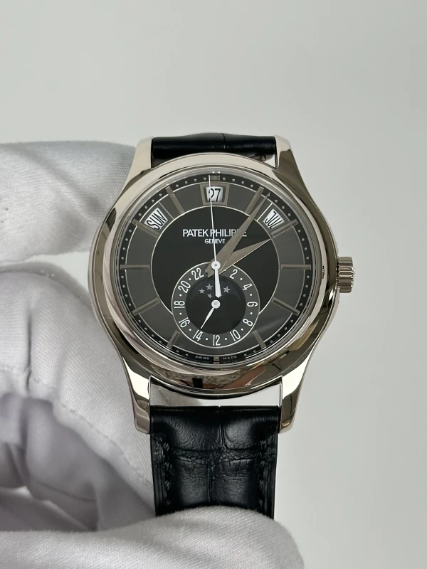 Patek Philippe 5205 5205G-010 2
