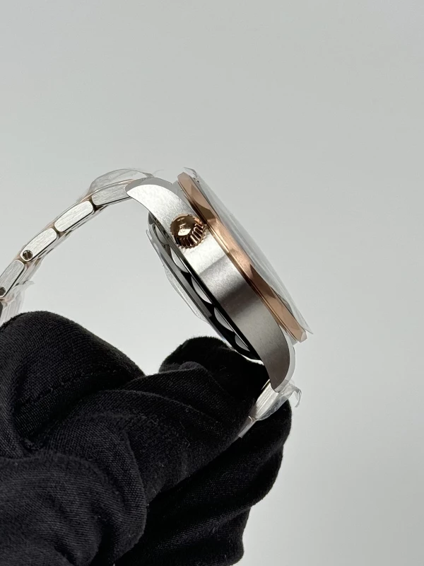 Omega Diver 300 m Chronograph 44 210.20.44.51.01.001 4