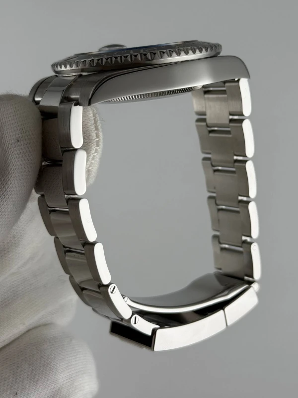 Rolex 40mm Steel 116710LN-0001 7