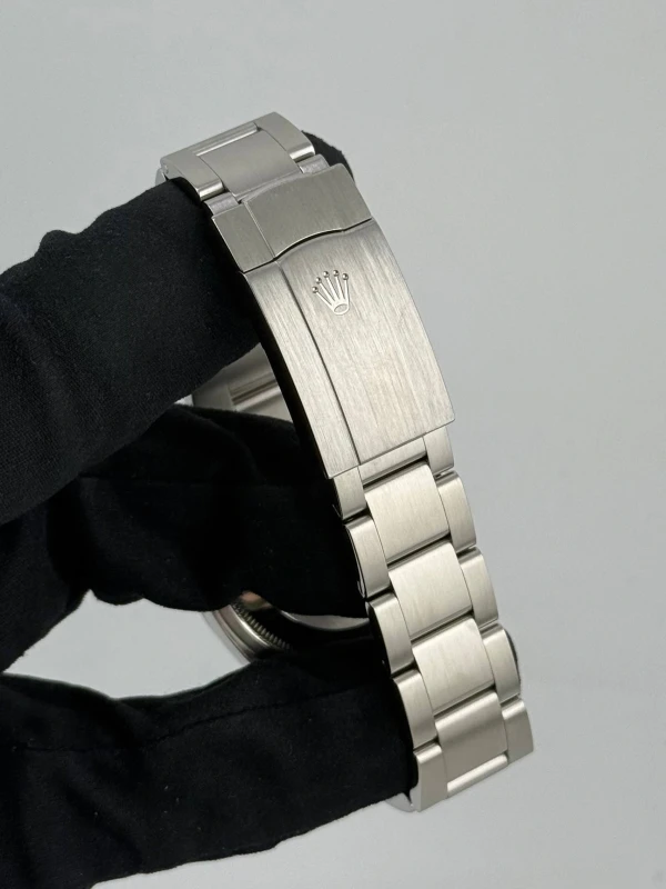 Rolex Perpetual 36 126000-0005 9