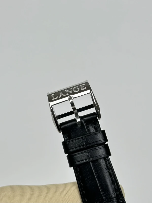 A. Lange & Sohne 233.025 8