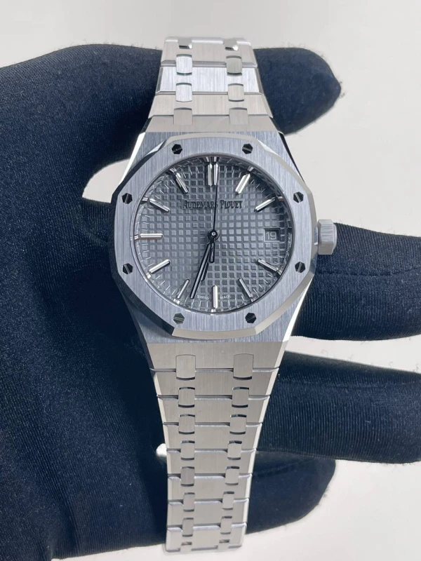 Audemars Piguet Royal Oak Selfwinding 37 mm 15550ST.OO.1356ST.07 5