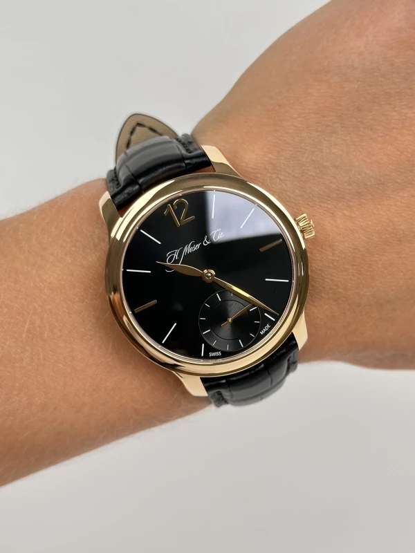 H. Moser & Cie Endeavour 9