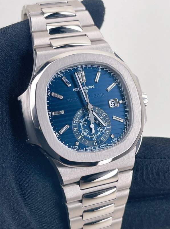 Patek Philippe 5976/1 5976/1G - 40th Anniversary 3