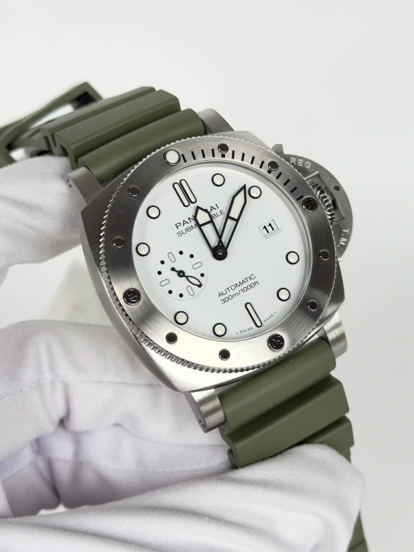 Panerai Submersible QuarantaQuattro PAM01595 3