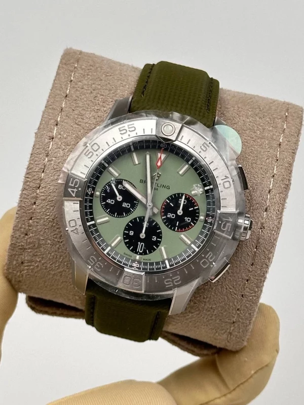Breitling AVENGER B01 CHRONOGRAPH 44 AB0147101L1X1 4