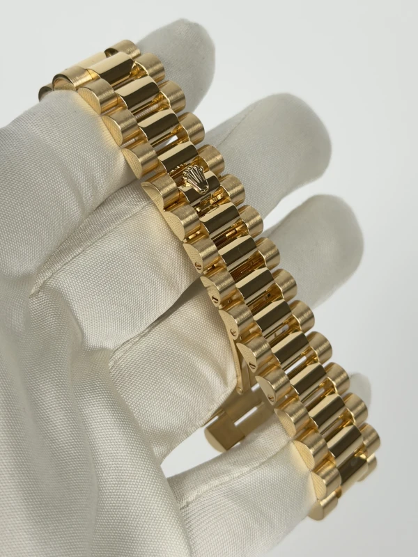 Rolex 36mm Yellow Gold  118238 chdp 3