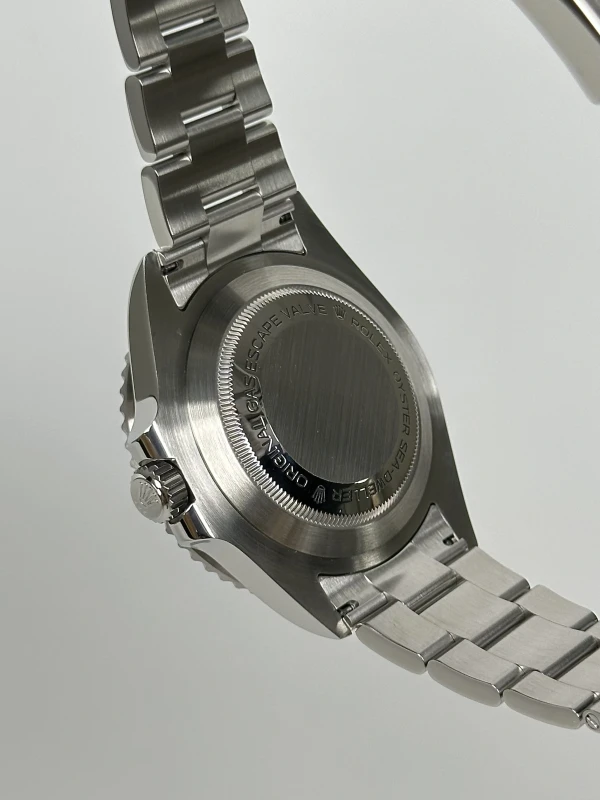 Rolex 4000 126600-0001 8