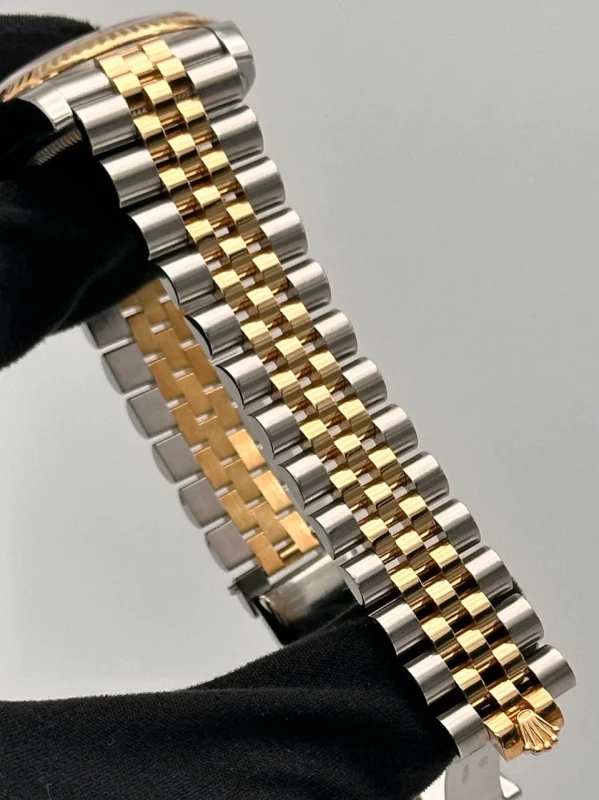 Rolex 36mm Steel and Yellow Gold 116233 WHTDJ изображение - 7